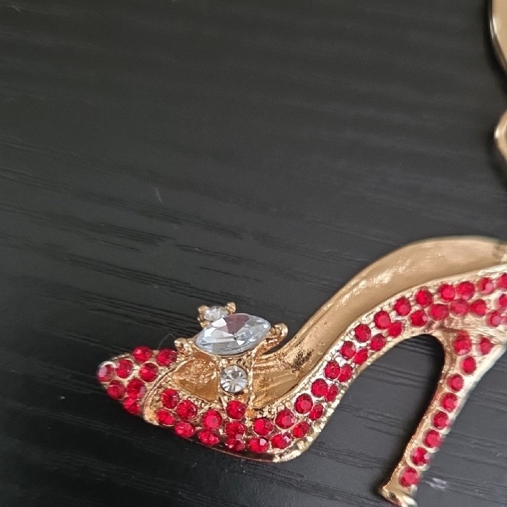 Red Rhinestone High Heel Keychain - Picture 4 of 4